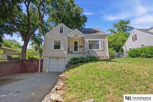 5124 Pierce St, Omaha, NE, 68106-1751 | Card Image