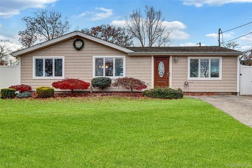 134 Boyle Rd, Selden, NY, 11784-1945 | Card Image