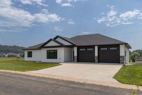 416 Brubaker Dr, Saint Charles, MN, 55972-1085 | Card Image