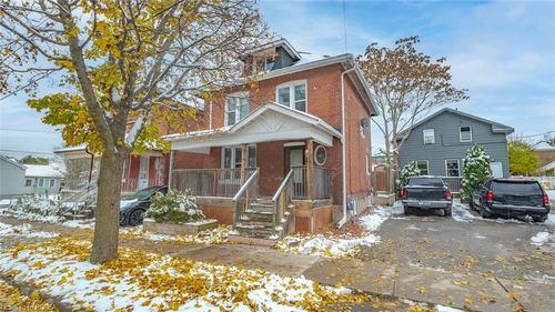 47 Grey St, Brantford, ON, N3T2T1 | Card Image