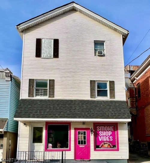8 Newton Ave, Sussex, NJ, 07461-2312 | Card Image