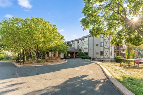 apt-323-1304 W Medicine Lake Dr, Plymouth, MN, 55441-4853 | Card Image