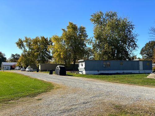 105 E Monroe St, Toledo, IL, 62468-1128 | Card Image