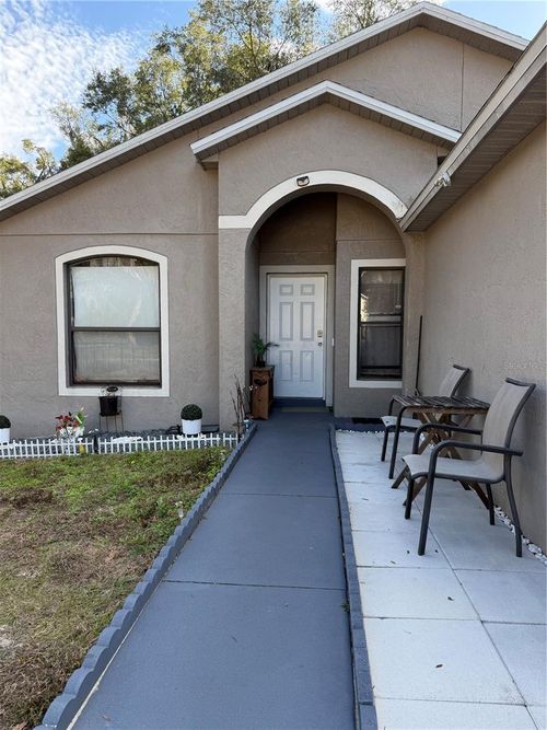 300 Heritage Estates Ln, DELAND, FL, 32720-7525 | Card Image