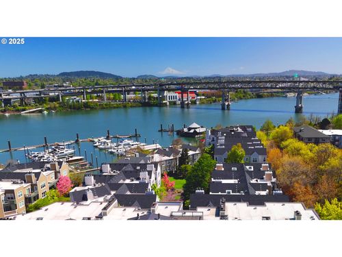 204-205 S Montgomery St, Portland, OR, 97201-5123 | Card Image