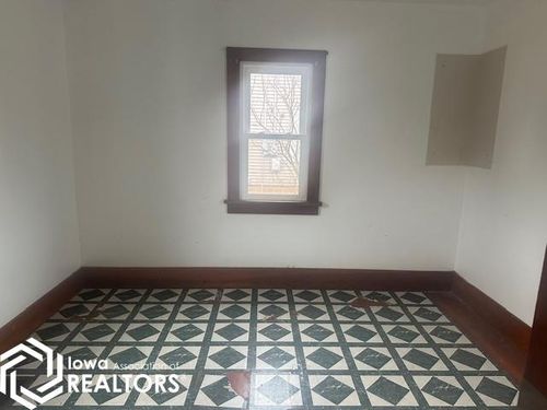 659 Center St W, Britt, IA, 50423-1256 | Card Image