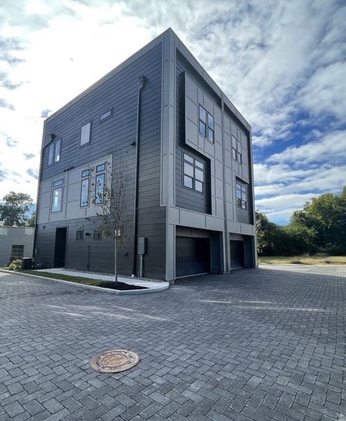 d7-107 E 9th St, Columbia, TN, 38401-4285 | Card Image