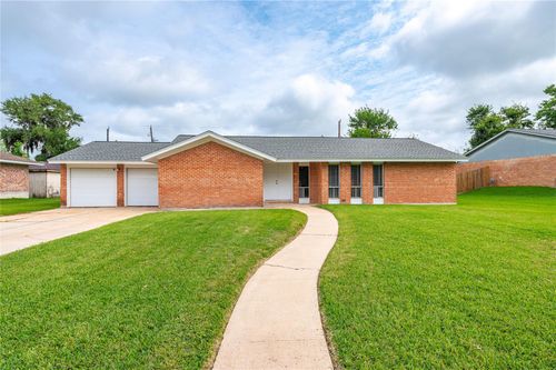 414 N Yaupon St, Richwood, TX, 77531-2225 | Card Image