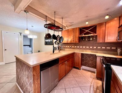 3230 32nd Way, Townhouse with 2 bedrooms, 2 bathrooms and null parking in West Palm Beach FL | Image 2