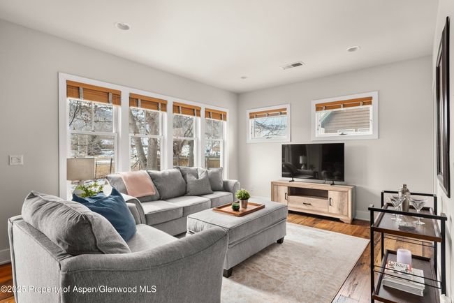 314 Sopris Cir, House other with 3 bedrooms, 3 bathrooms and 2 parking in Basalt CO | Image 12