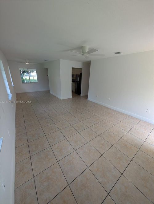 r-225 Nw 53rd St, Miami, FL, 33127-1943 | Card Image