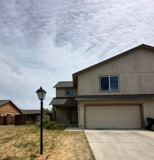 897 Se Kierra Pl, Madras, OR, 97741-9257 | Card Image