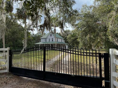 110 N Volusia Ave, PIERSON, FL, 32180-2288 | Card Image