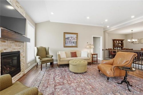 109 Se Riley St, Blue Springs, MO, 64064-4100 | Card Image