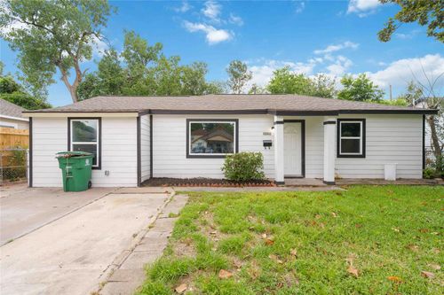 9409 Fairland Dr, Houston, TX, 77051-3116 | Card Image