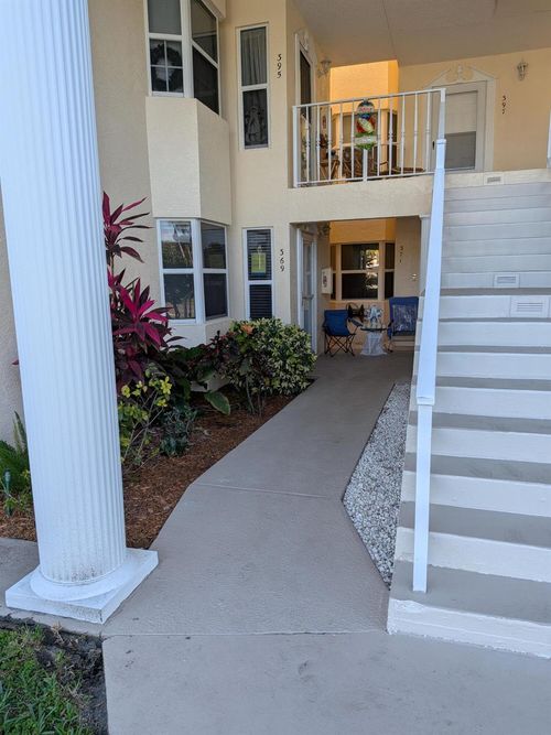 369 Grove Isle Cir, Vero Beach, FL, 32962-8526 | Card Image