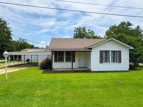 6564 N Lone Star Pkwy, Crawford, TX, 76638-3039 | Card Image