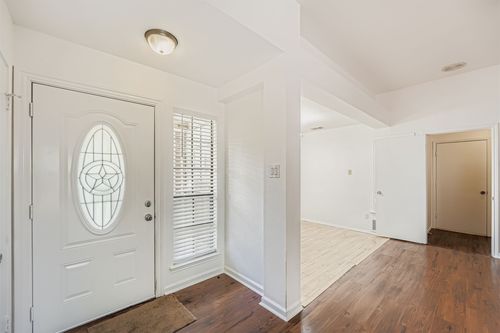 2100 Buckeye Ln, Round Rock, TX, 78664-2607 | Card Image