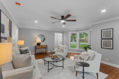 741 Roselawn Ave E, Maplewood, MN, 55117-2243 | Card Image