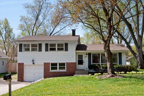 6415 Londonderry Drive, Cary, IL, 60013 | Card Image