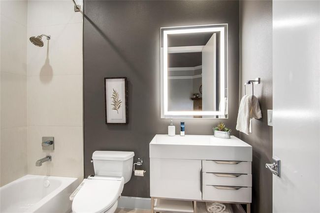 The bathroom next to the secondary bedroom! | Image 23