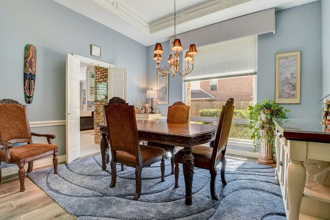 Spacious Dining room | Image 19