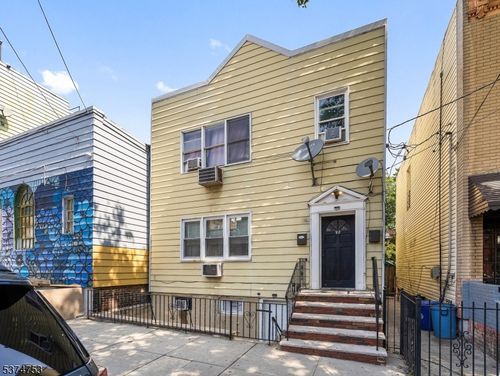 92 Hutton St, Jersey City, NJ, 07307-2234 | Card Image