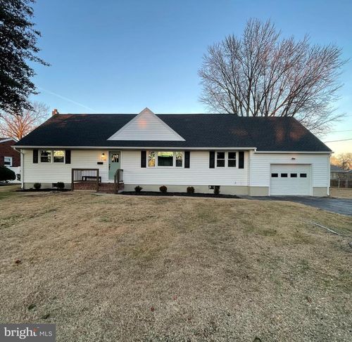 140 Castle Heights Ave, PENNSVILLE, NJ, 08070-2227 | Card Image