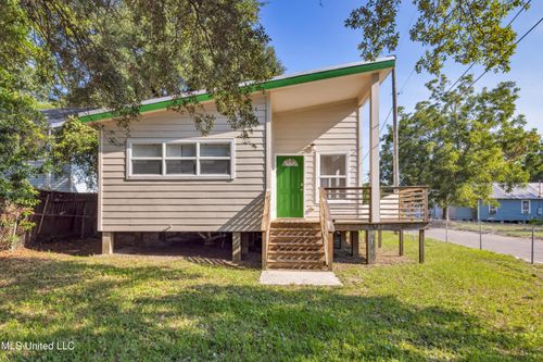 512 Peyton Dr, Biloxi, MS, 39530-3959 | Card Image