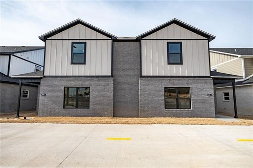825 S Rupple Rd, Fayetteville, AR, 72704-4071 | Card Image