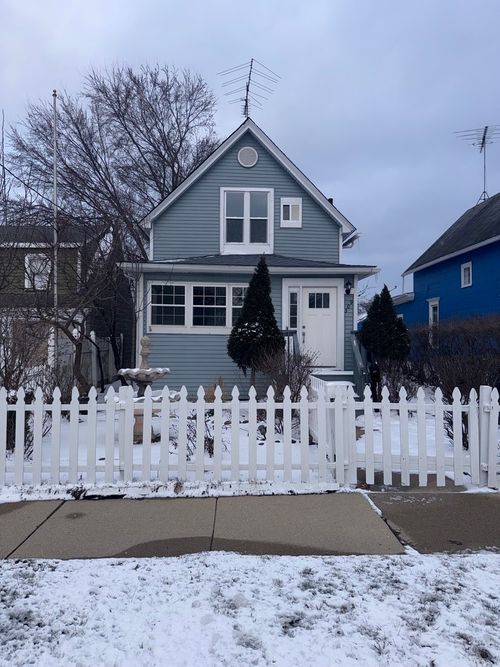 309 Griswold St, Elgin, IL, 60123-7623 | Card Image