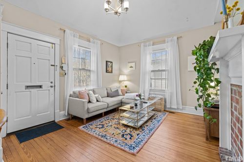 617 Hinsdale St, Raleigh, NC, 27605-1517 | Card Image