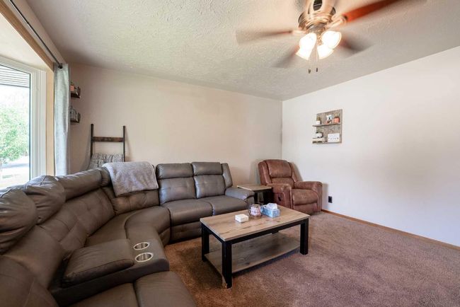 1209 18 St N, House detached with 3 bedrooms, 2 bathrooms and 6 parking in Lethbridge AB | Image 7