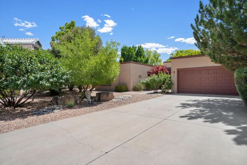 324 La Chamisal Ln Nw, Los Ranchos, NM, 87107-6255 | Card Image