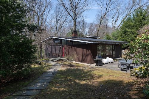 42 Peacock Farm Rd, Lexington, MA, 02421-6340 | Card Image