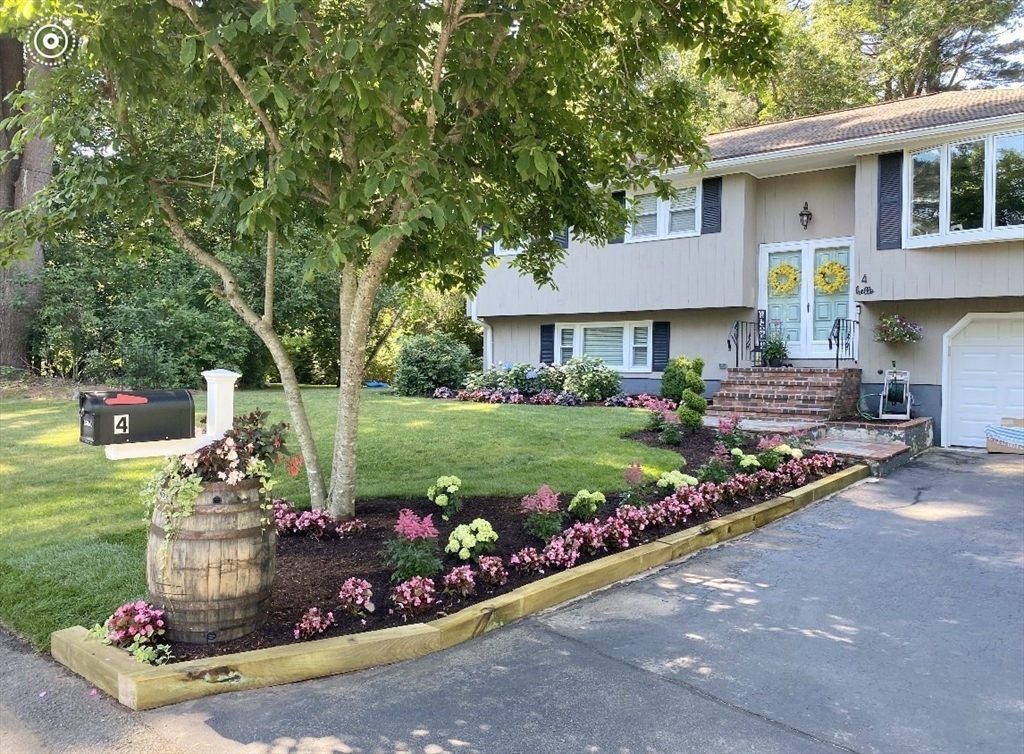 Conant Dr, Brockton, MA 02301
