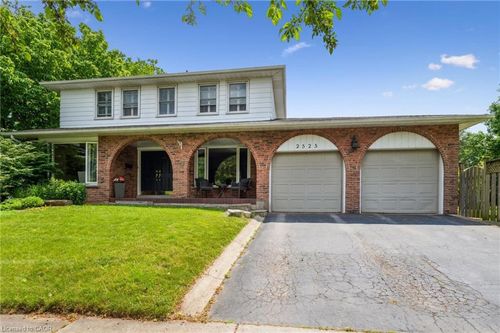 2525 Woburn Cres, Oakville, ON, L6L5E8 | Card Image
