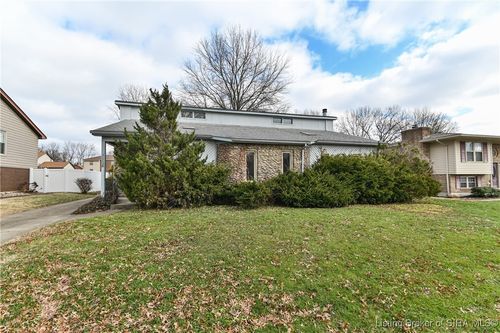 3015 Creek Ridge Dr, New Albany, IN, 47150-9511 | Card Image