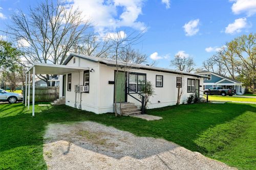 110 Poplar Street, Waxahachie, TX, 75165 | Card Image