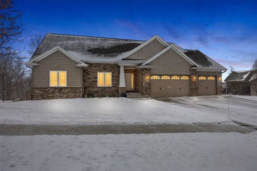 5821 River Pkwy Ne, Cedar Rapids, IA, 52411-4720 | Card Image