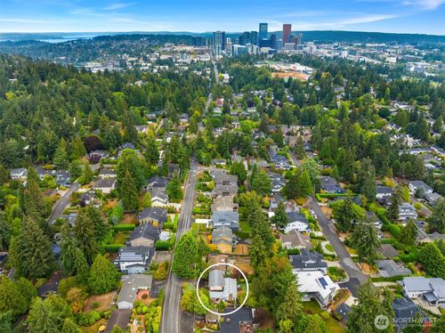 1652 104th Ave Se, Bellevue, WA, 98004-7125 | Card Image