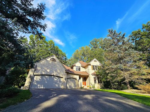 13101 Heritage Way, Apple Valley, MN, 55124-9764 | Card Image