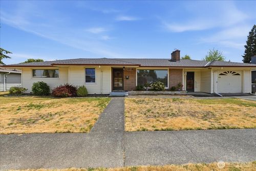 1318 F St Se, Auburn, WA, 98002-6701 | Card Image