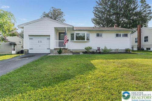 2155 Allwood Dr, Bethlehem, PA, 18018-1301 | Card Image