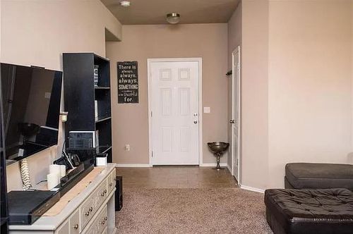 2921 Thompson Farm Ln, Yukon, OK, 73099-7965 | Card Image