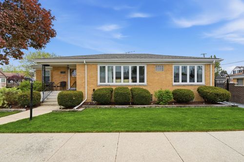 7235 W Barry Ave, Chicago, IL, 60707-1257 | Card Image