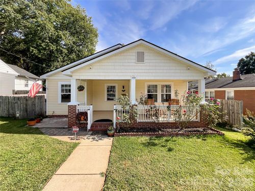 1501 Effingham Rd, Charlotte, NC, 28208-4029 | Card Image