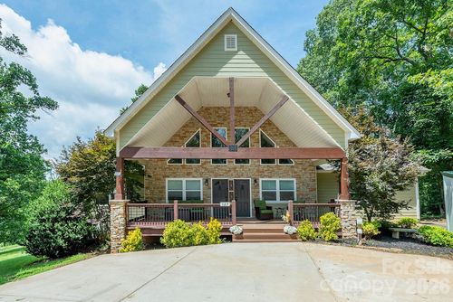 127 Deer Hill Ln, Weaverville, NC, 28787-0669 | Card Image