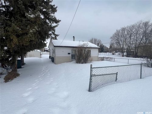 1118 17th Street W, Prince Albert, SK, S6V3Y8 | Card Image