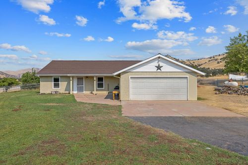 7272 Lupine Dr, Sanger, CA, 93657 | Card Image